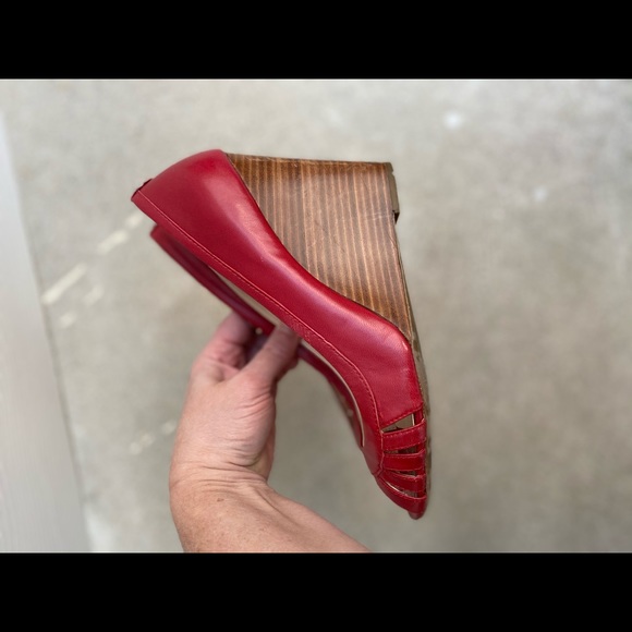 Calvin Klein peep toe wedge - size 10 - Picture 4 of 8